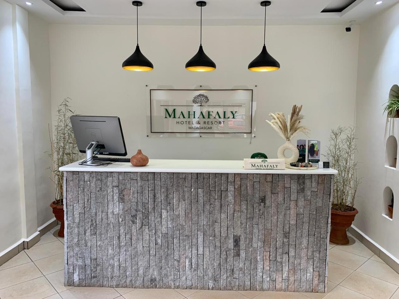 Mahafaly Hotel & Resort アンツィラベ エクステリア 写真